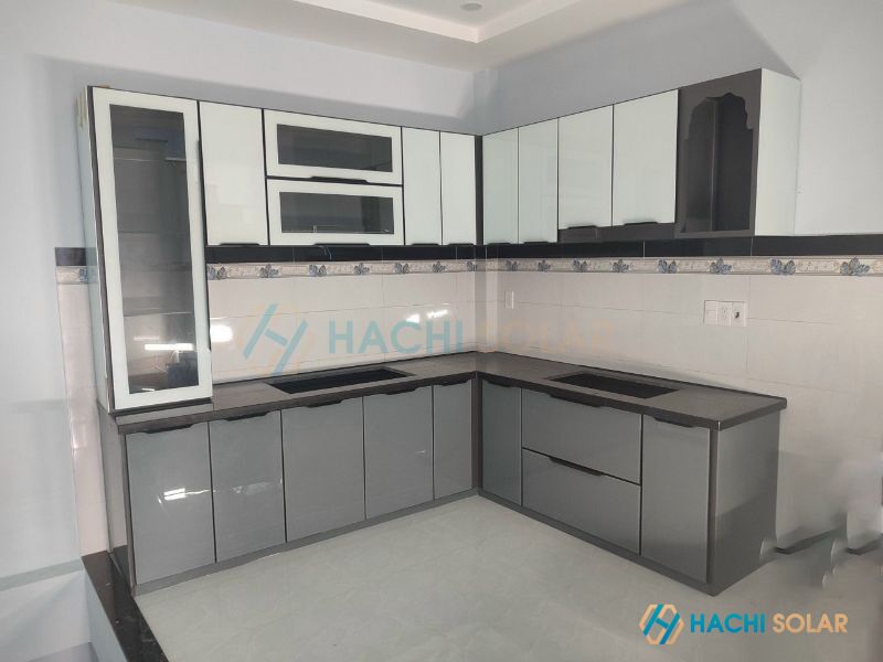 Mẫu tủ bếp khung nhôm cánh kính đẹp