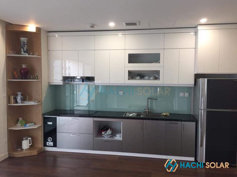 Tủ bếp thiết kế sát trần thi công giá tốt bởi đội ngũ Hachi Solar
