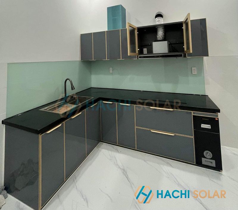 Tủ bếp cánh kính đẹp thi công & bàn giao hoàn thiện