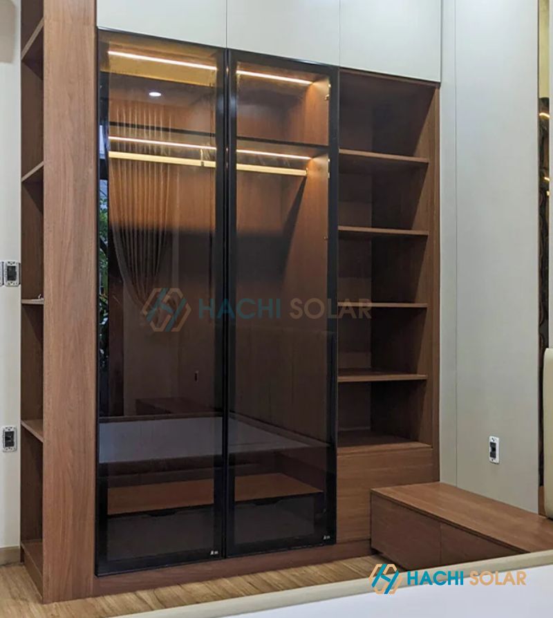 Tủ quần áo 1m2 cửa lùa với thiết kế nhỏ gọn, cánh trượt lùa không chiếm nhiều không gian hoạt động