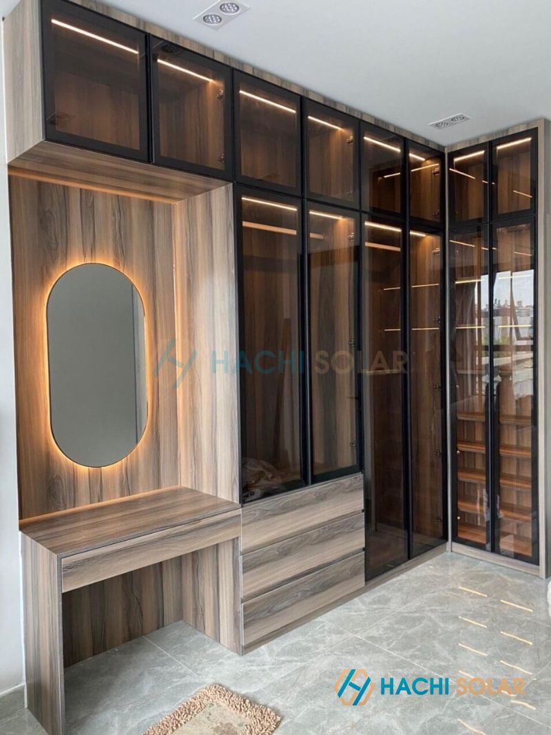 Tủ quần áo tiết kiệm diện tích dạng chữ L, tích hợp bàn trang điểm